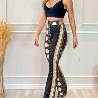 Moda Blogueira: Calça Estampada e Lisa Flare Bailarina Boca de Sino Básica - Preto