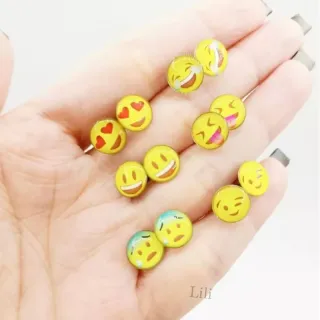 Carinhas variados - Brincos emoji (36 pares) - Fúcsia