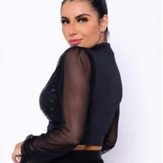 Manga longa em V, cropped top de tule com gola alta - Preto