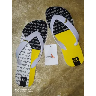 Promoção imperdível: Chinelos Masculinos Confortáveis de Dedo com Várias Estampas - amarelors