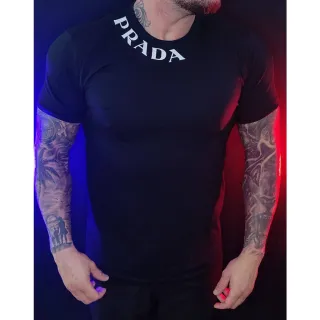 Camiseta Masculina Prada Premium Algodão Fio 30.1 - Estampa Exclusiva na Gola - P