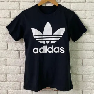 T-shirt feminina Addiddas - Camiseta Feminina - Off