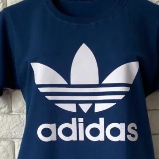 T-shirt feminina Addiddas - Camiseta Feminina - Off