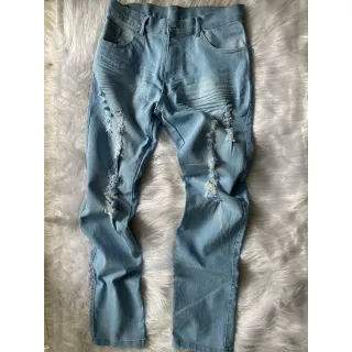 Calça Masculina Preta Skinny com Lycra - Estilo e Conforto para Homens Modernos - jeans claro rasgado
