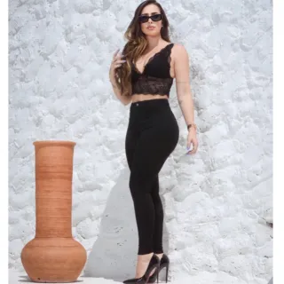 Perfeita calça jeans feminina preta skinny levanta bumbum - Preta, 54