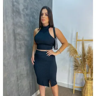 Moda festa: Conjunto feminino cropped e saia midi com fenda canelado - Preto