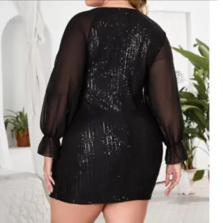 Vestido festa Plus size com manga de tule e brilho em paetê - Preto