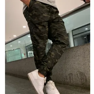 Calça Elástico Sarja Jogger Lycra Preta Esportiva Com Punhos - Jogger Branca