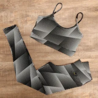 Top Fitness e Calça Legging Conjunto Academia Feminino - Preto