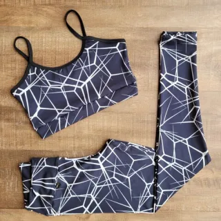 Conjuntos Fitness Feminino, Kit com 3 peças: Calça e Top de Academia - Estampa variada