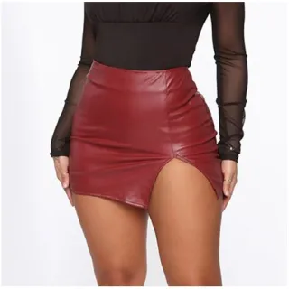 Moda gringa: Mini saia cirre curta com fenda lateral e modelagem justa - Preto