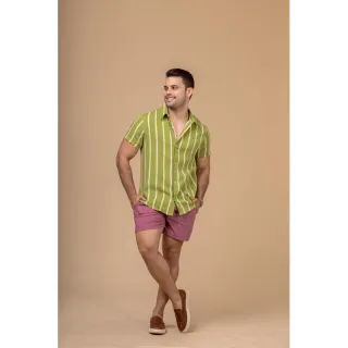 Camisa masculina listrada de manga curta em Viscolinho com botão - Verde Olívia com Bege