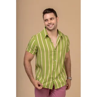 Camisa masculina listrada de manga curta em Viscolinho com botão - Verde Olívia com Bege