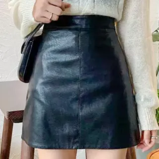 Promoção Saia Evase Linha A em Couro Ecológico - G