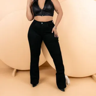 Calça Preta Plus Size Flare Jeans Boca de Sino - Preto