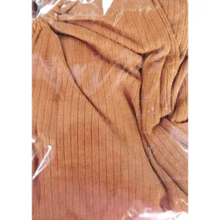 Moda feminina: Macacão longo decotado Rebeca Gringa com bojo canelado - Fúcsia