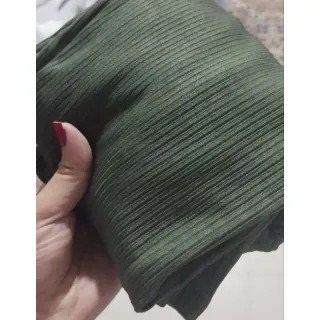 Moda feminina: Macacão longo decotado Rebeca Gringa com bojo canelado - Fúcsia