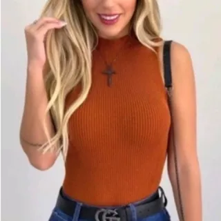 Regata feminina tricô gola alta canelada - Tendência moda blogueira - Branca