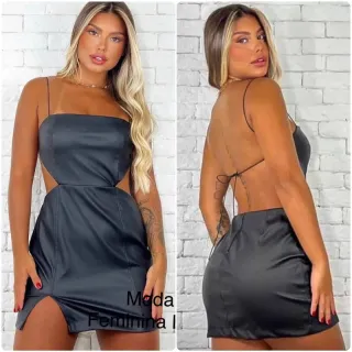 Fenda Lateral Vestido Curto em Courino - Preto