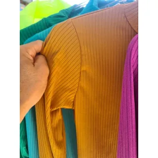 Top cropped manga comprida em promoção - Branco