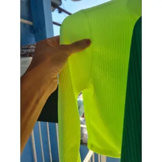 Top cropped manga comprida em promoção - Branco