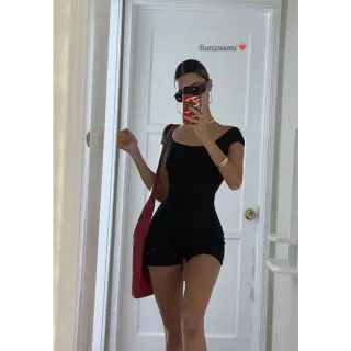 Moda blogueira: Macacão curto gringo de manguinha, costas nuas e várias cores - BRANCO/OFF WHITE