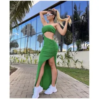 Vestido longo tomara que caia com fenda: estilo e elegância em uma única peça - Rosa