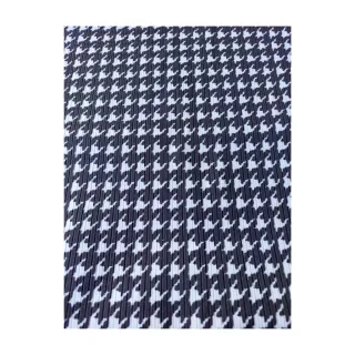 Vestido Longo com Fenda e Detalhes Canelados - Preto/branco