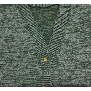 Moda outono inverno: Blusa feminina de frio, cardigans com botão e suéter tricô - Marsala