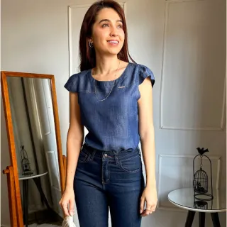 Blusa jeans feminina com manguinha japonesa e gola canoa - JEANS CLARO