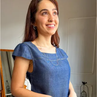 Blusa jeans feminina com manguinha japonesa e gola canoa - JEANS CLARO