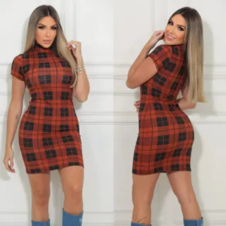 Várias Cores - Vestido Tubinho Midi Canelado Gola Alta Manguinha Xadrez - Preto e Branco