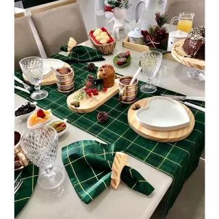 Oferta: Caminho de Mesa Natalino Tricoline 100% Algodão 140cm X 40cm - Vermelho