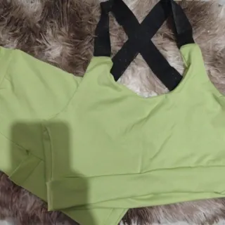 Conjunto de academia em malha suplex nacional - Top e short fitness - VERDE BOLSO