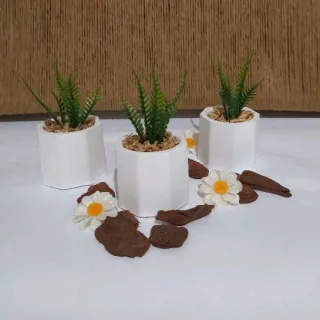 Arranjos de Plantas Artificiais em 3 Vasinhos Decorativos - AMARELA