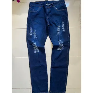 Calça Masculina Preta Skinny com Lycra - Estilo e Conforto para Homens Modernos - jeans claro rasgado