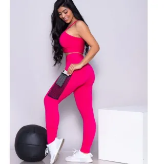 Roupa de academia feminina: Conjunto top e calça fitness - Cnj Preto Bolso Lateral