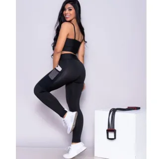 Roupa de academia feminina: Conjunto top e calça fitness - Cnj Preto Bolso Lateral