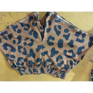 Short feminino confortável com estampas e bolsos - Único