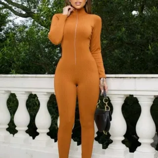 Zíper moda gringa: macacão longo - Caramelo