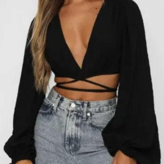 Cropped Transpassado Manga Bufante - Crepe Duna - Preto