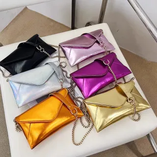 Bolsa de Festa Metalizada Feminina Envelope com Alça de Corrente - tamanho maior prata
