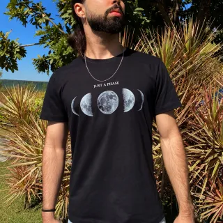 Camisa Masculina Premium Algodão Estampada Fases Lua Gola Redonda - Preta