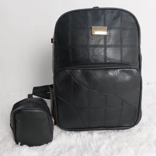 Bolsa Feminina de Couro Mochila - Preta