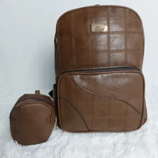 Bolsa Feminina de Couro Mochila - Preta