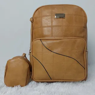 Bolsa Feminina de Couro Mochila - Preta