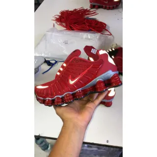 Promoção Tênis Masculino Refletivo com 12 Molas - Vermelho