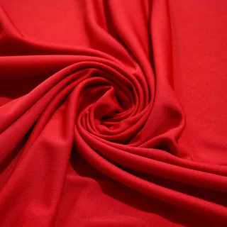 Moda blogueira: Macacão gringo de suplex curto com alcinha e decote redondo - Vermelho