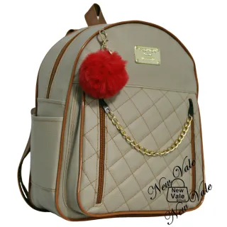 Bolsa Feminina em Courino Fashion com Alças Reguláveis e Lindo Chaveiro Pom pom - 58 Café Pompom