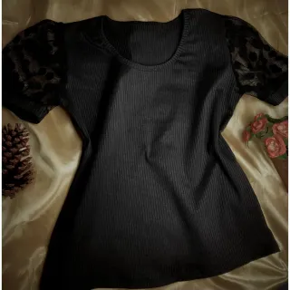 Blusa manga curta feminina canelada com tule bufante gola aberta - Bordô